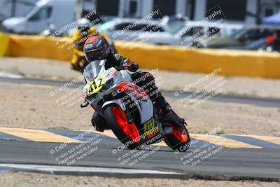 media/Apr-10-2022-SoCal Trackdays (Sun) [[f104b12566]]/Turn 2 (1135am)/